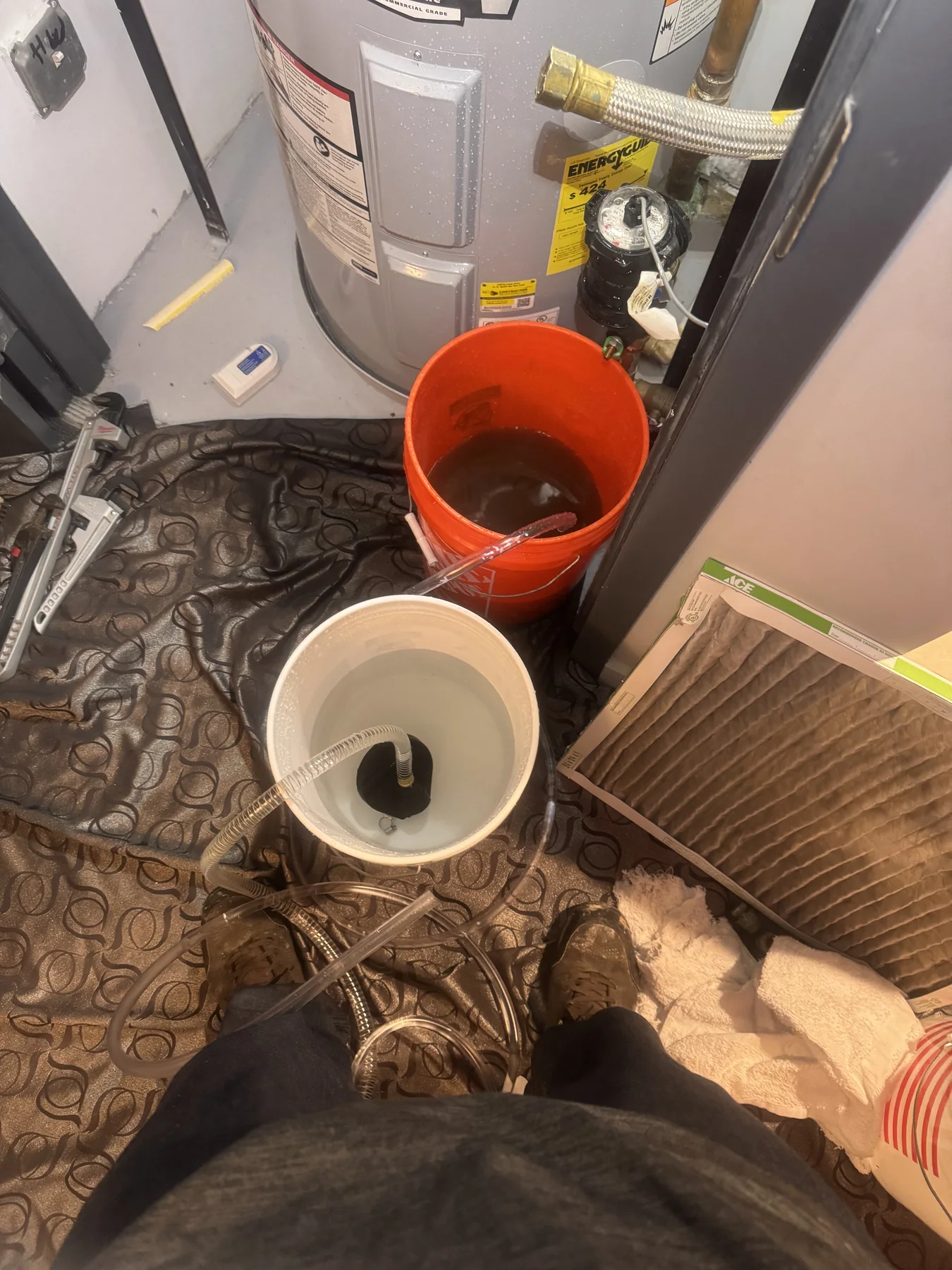 Water-source heat pump descaling service photo
